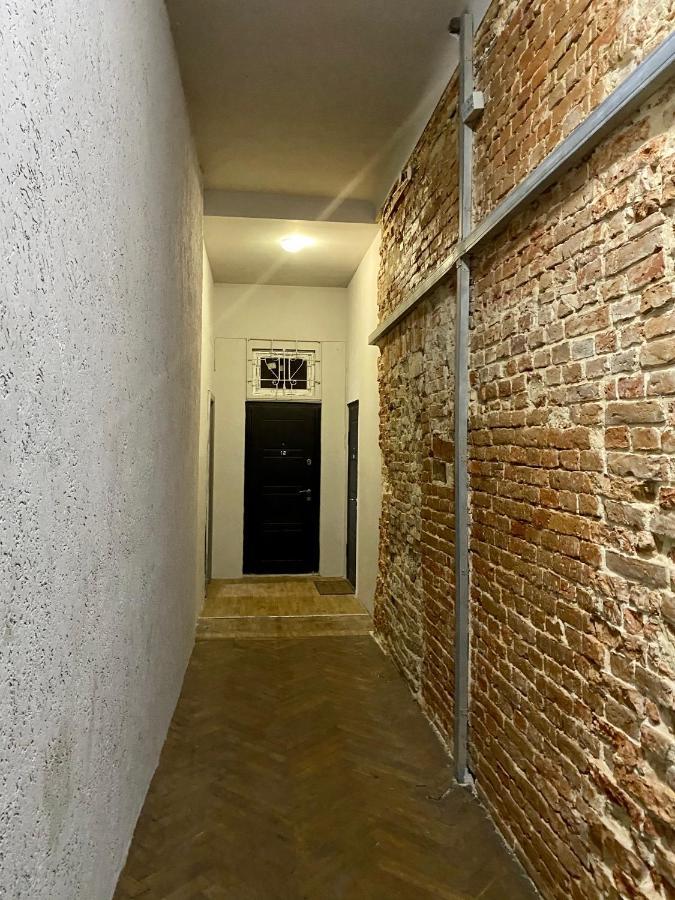 Apartments Djulia On Valova Street Львів Екстер'єр фото
