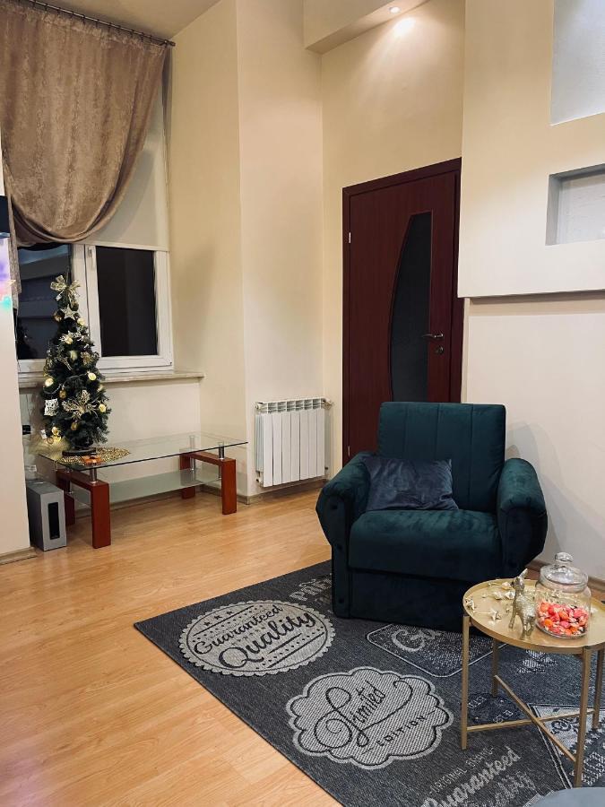 Apartments Djulia On Valova Street Львів Екстер'єр фото