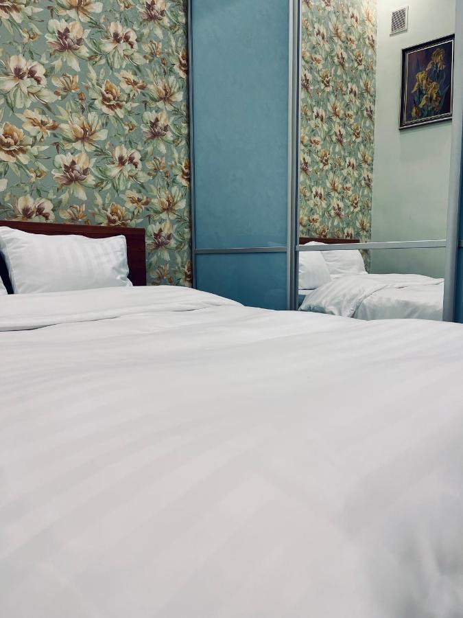Apartments Djulia On Valova Street Львів Екстер'єр фото