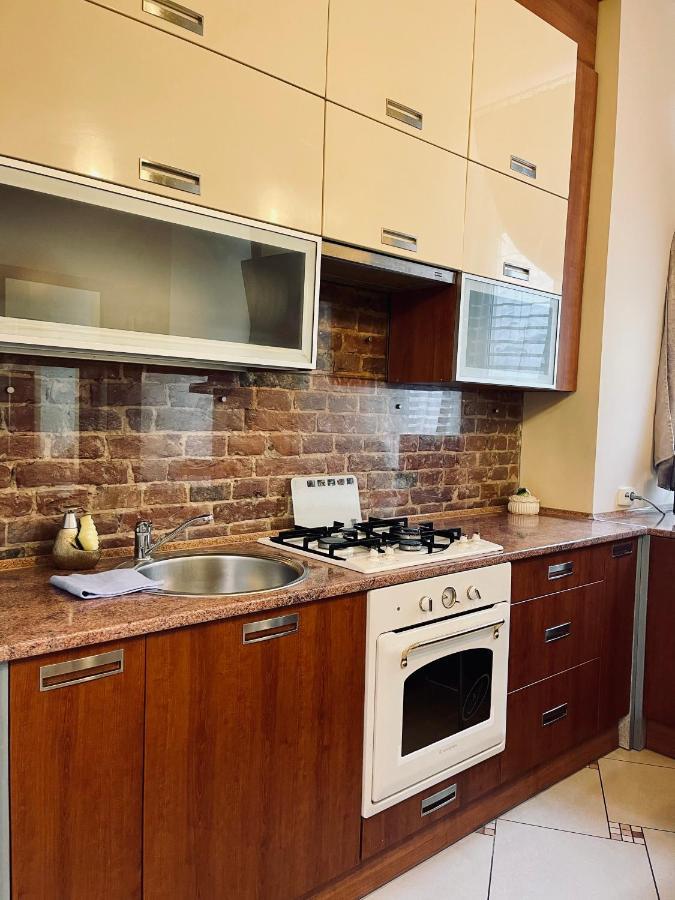 Apartments Djulia On Valova Street Львів Екстер'єр фото