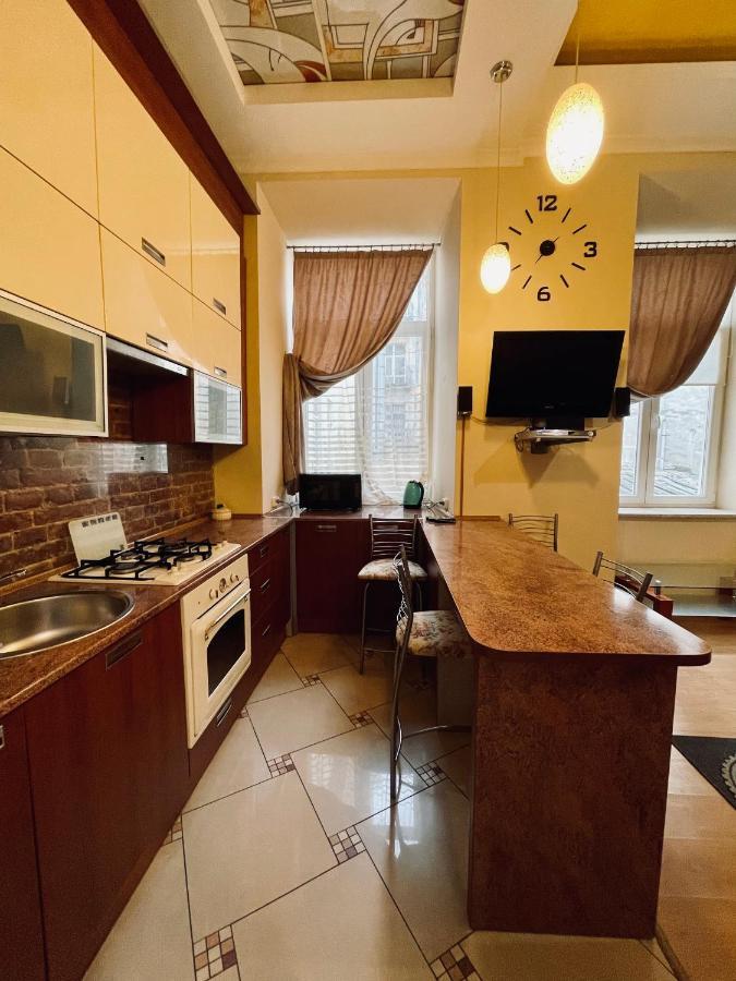 Apartments Djulia On Valova Street Львів Екстер'єр фото