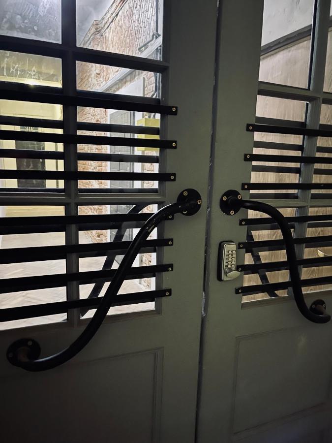 Apartments Djulia On Valova Street Львів Екстер'єр фото